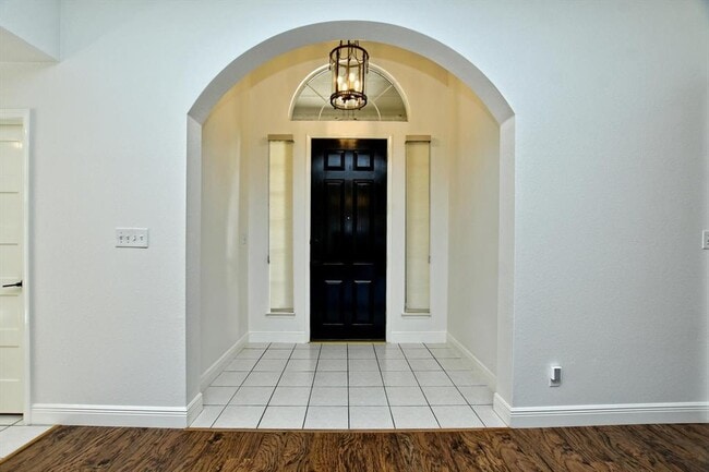 Building Photo - 2306 Oakshire Cove