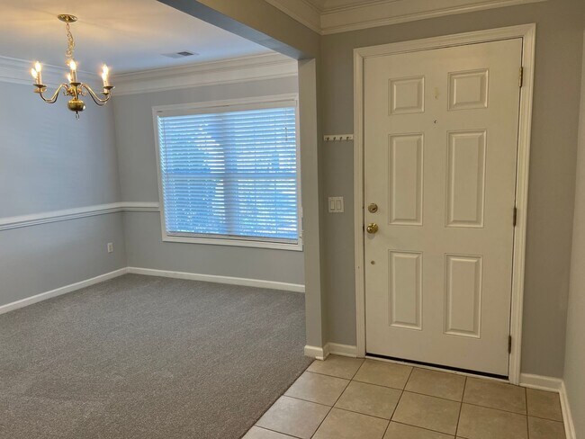 Foto del edificio - Three Bedroom Home in Pinecrest with Garage