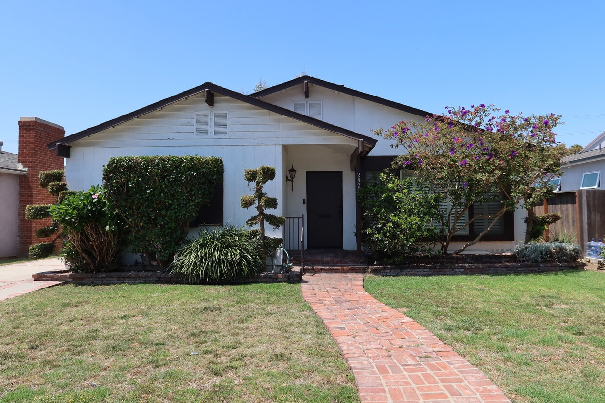 Primary Photo - 2821 Tilden Ave