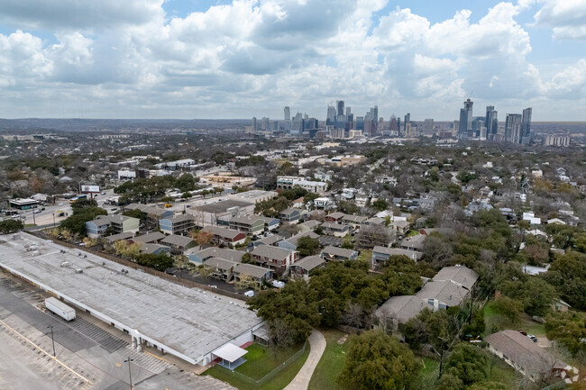 Building Photo - Travis Oaks Condominiums