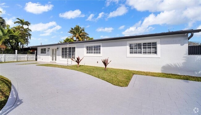 Building Photo - 8101 SW 14th Ter