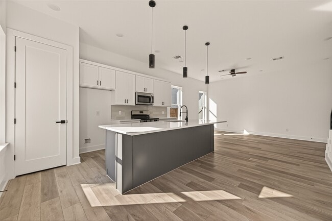 Foto del edificio - 2475 Carmel St