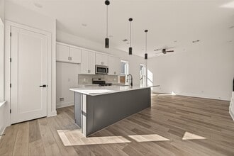 Building Photo - 2475 Carmel St