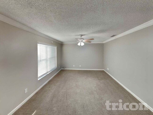 Foto del edificio - 605 Missionwoode Dr