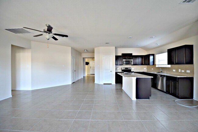 Foto del edificio - 644 Heritage Grove Rd