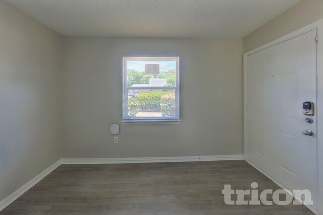 Foto del edificio - 1308 E Timberview Ln