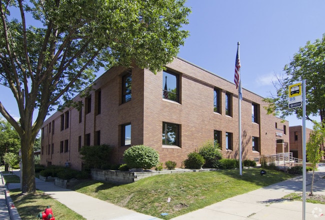 Building Photo - Diamond Apartments