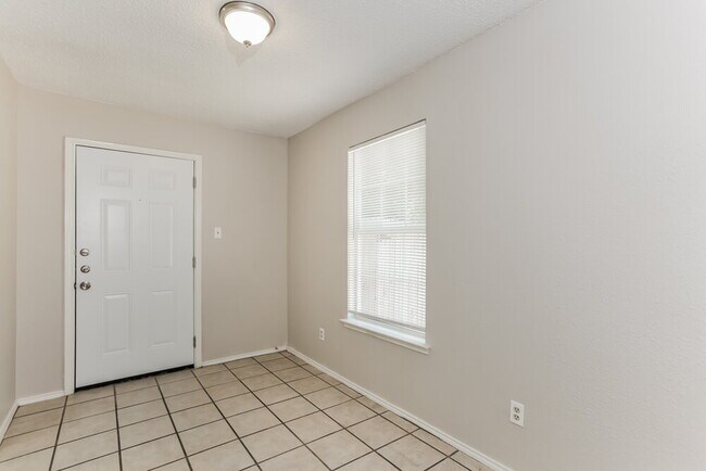 Building Photo - 4530 Lizzy Dr