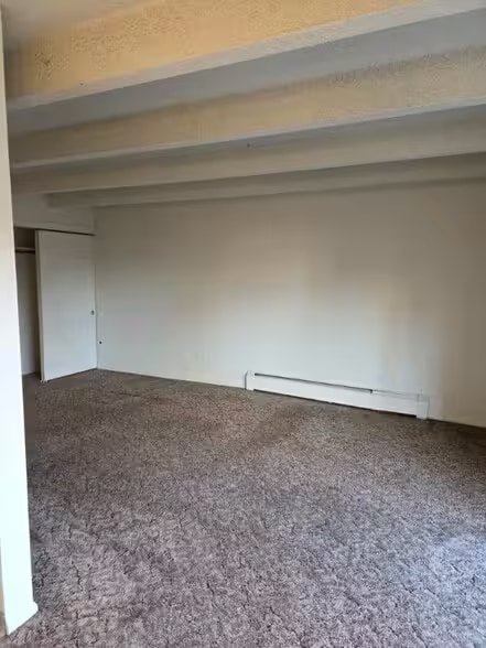 Building Photo - Sir Richard Apartments