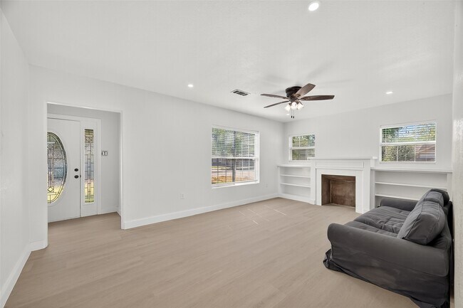 Foto del edificio - 501 Live Oak St