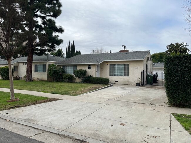Building Photo - 4549 Vista del Monte Ave