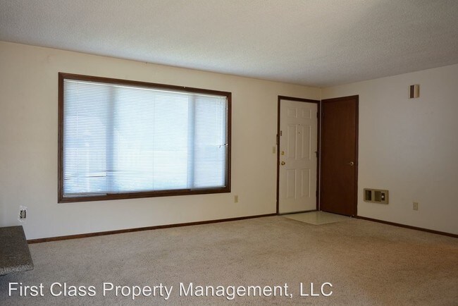 Building Photo - 2431 NE 162nd Ave