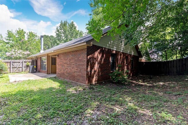 Foto del edificio - 189 S Burbank Dr