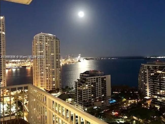 Building Photo - 801 Brickell Key Blvd