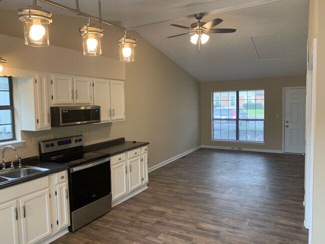 Foto del edificio - 3746 Chamberlain Ct