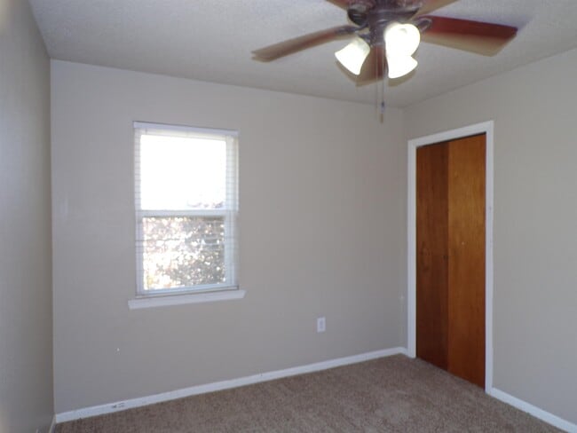Foto del edificio - 313 Highland Dr
