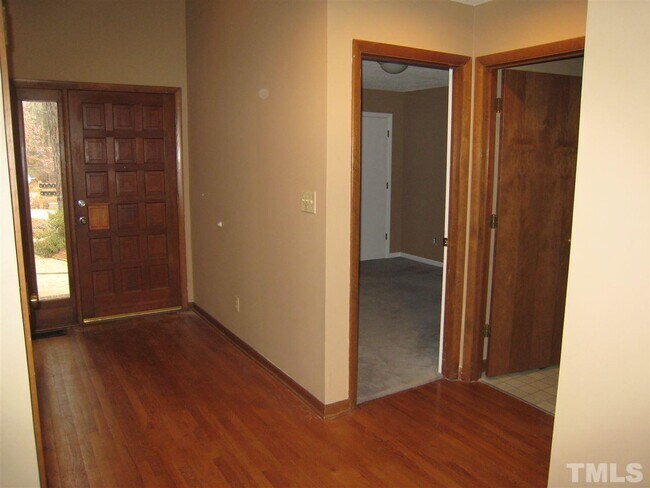 Foto del edificio - 84 Stoneridge Rd