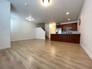 Building Photo - 1248 W Saddlebred Way