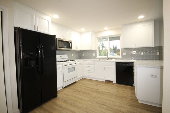 Foto del edificio - 22104 48th Ave W