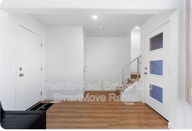 Foto del edificio - 6014 High Moon Pl
