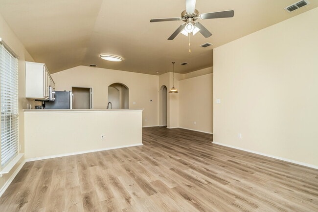 Foto del edificio - 1617 Bob Dr