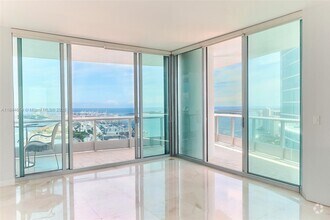 Building Photo - 900 Biscayne Blvd