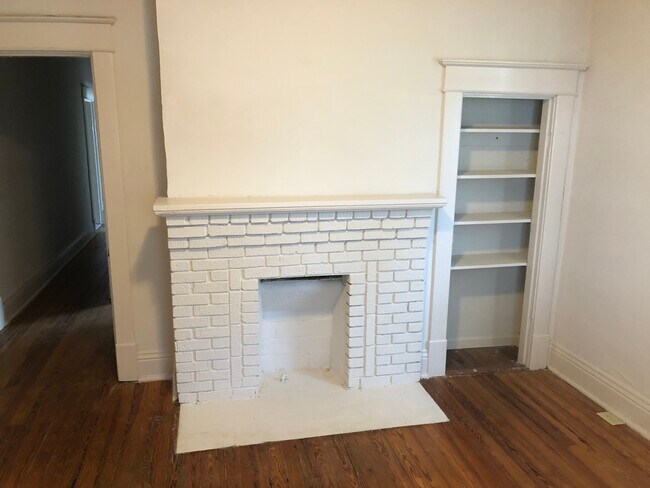room1 - 530 Euclid Ave