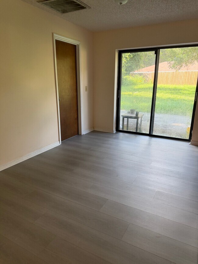Foto del edificio - 6051 E Dell Ln