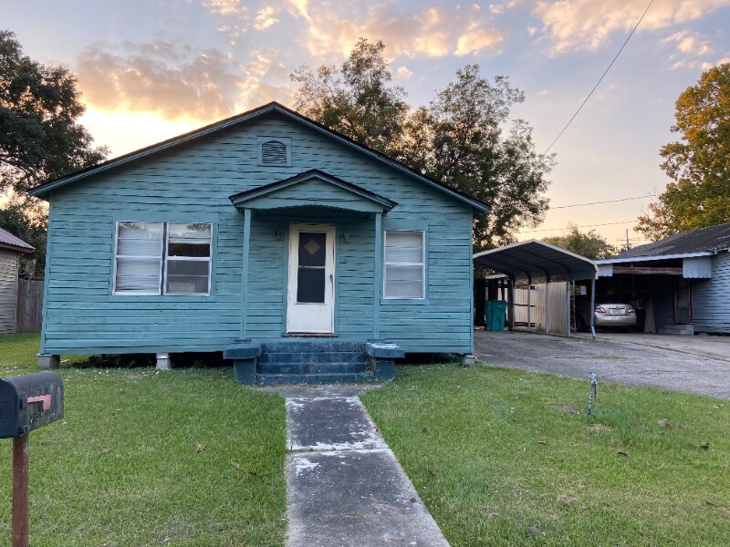 Primary Photo - 1120 S Railroad Ave