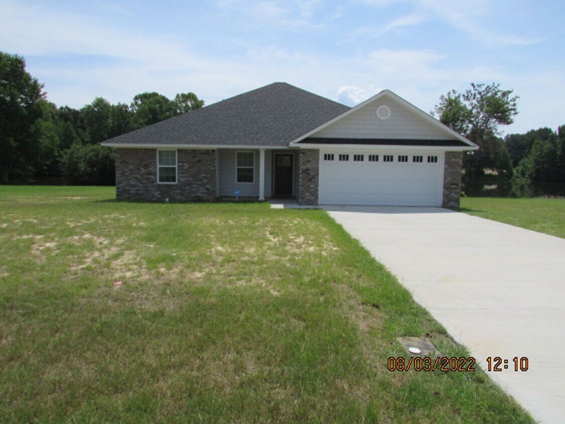 Primary Photo - Beautiful home in Windemere