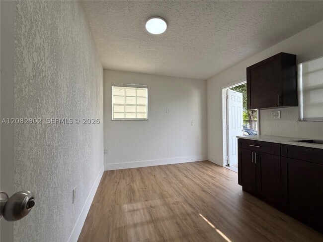 Foto del edificio - 15741 NW 40th Ct