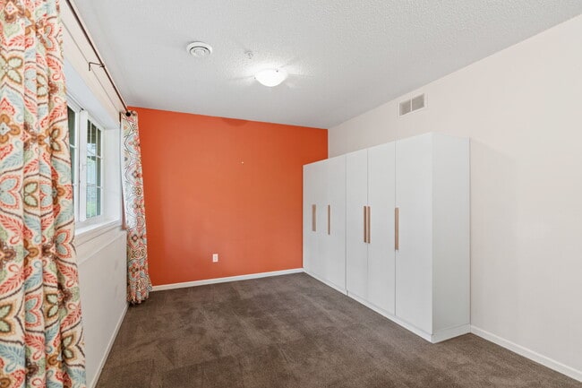 Building Photo - 789 Fairfield Cir