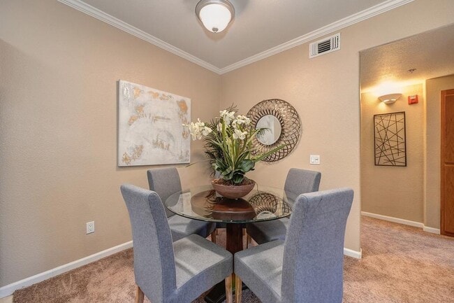 Foto del edificio - 10001 Woodcreek Oaks Blvd