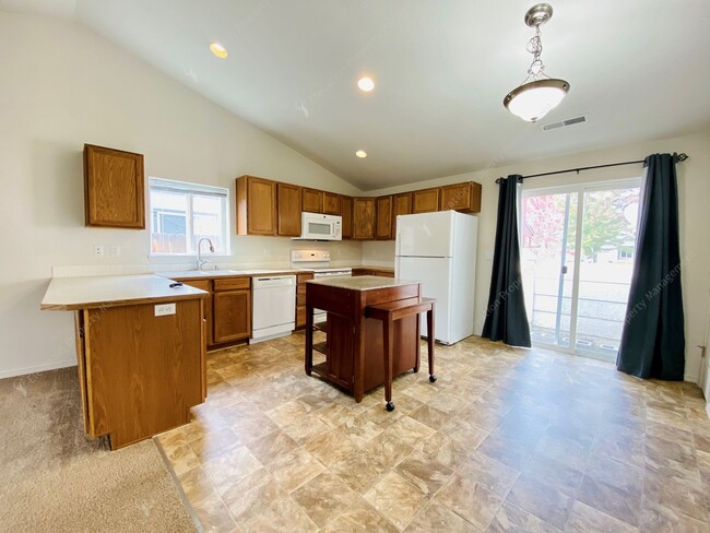 Foto del edificio - Charming 3BR -2BA Home in SW Bend