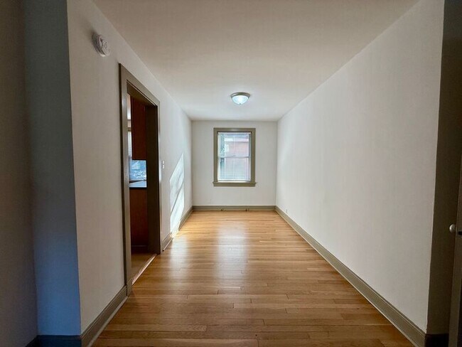 Foto del edificio - 1400 Kenmore Ave