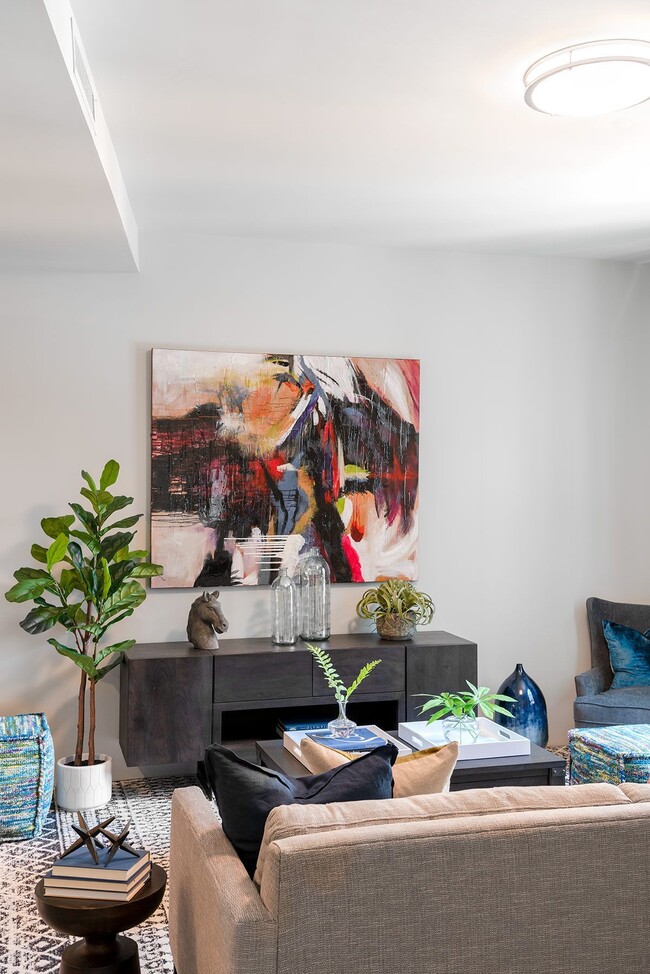 Photo - 2424 TULANE Apartments