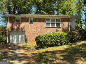 Building Photo - 240 Springside Dr SE