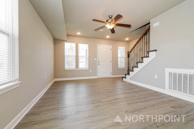 Foto del edificio - 3 BR/2.5BA | Newly Renovated Single Family Home | 1-Car Covered Parking | Great backyard!