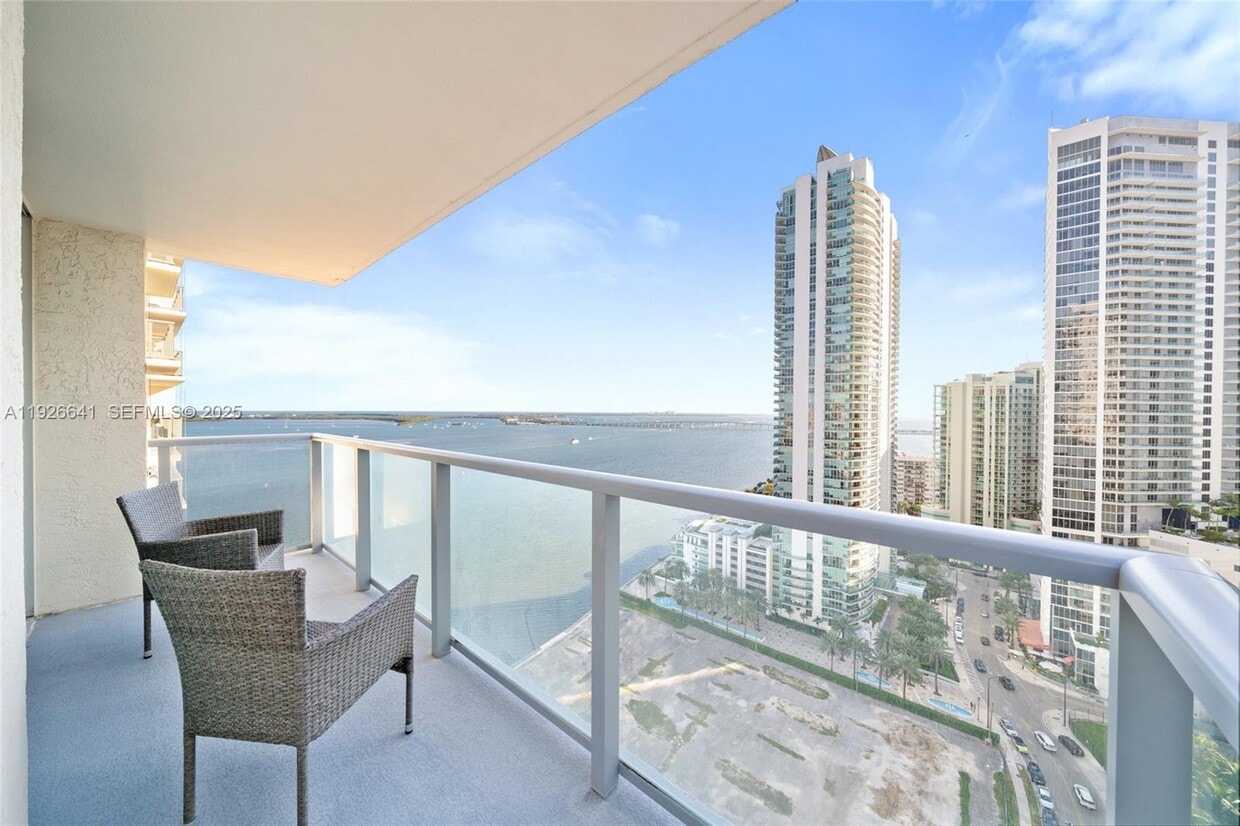 Foto principal - 1155 Brickell Bay Dr