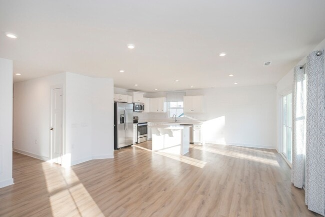 Building Photo - Beautiful One Level Home in Columbia!