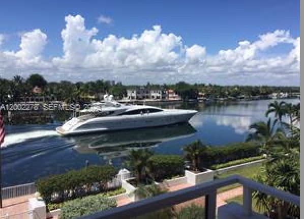 Building Photo - 5700 Collins Ave