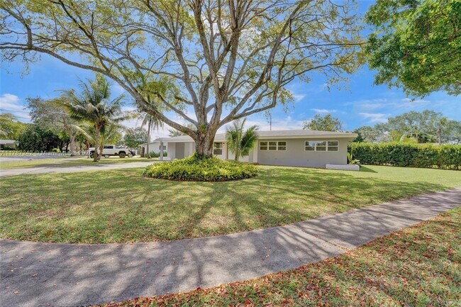 Foto del edificio - 5380 SW 3rd St