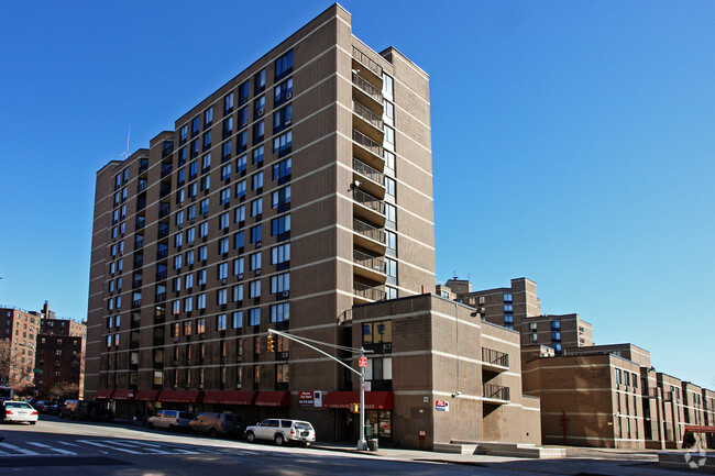 Building Photo - The Crossing