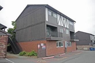 Building Photo - 3425 S 176th St