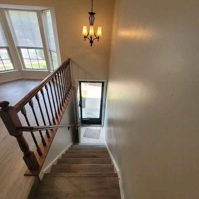 Foto del edificio - 220 Sapphire Ln