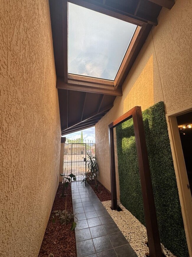 Foto del edificio - 1016 E Cottonwood Dr