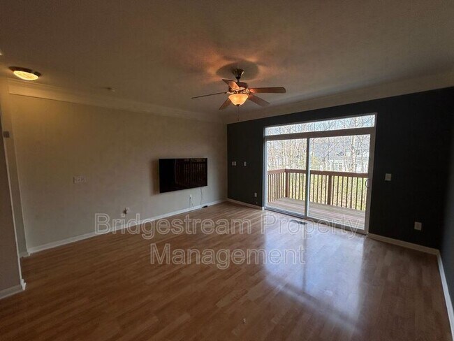 Foto del edificio - 4292 Straight Arrow Rd