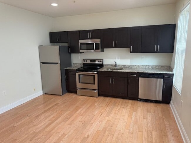 Foto del edificio - 4128 Chester Ave