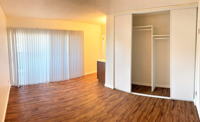 Building Photo - 5033 Clairemont Mesa Blvd