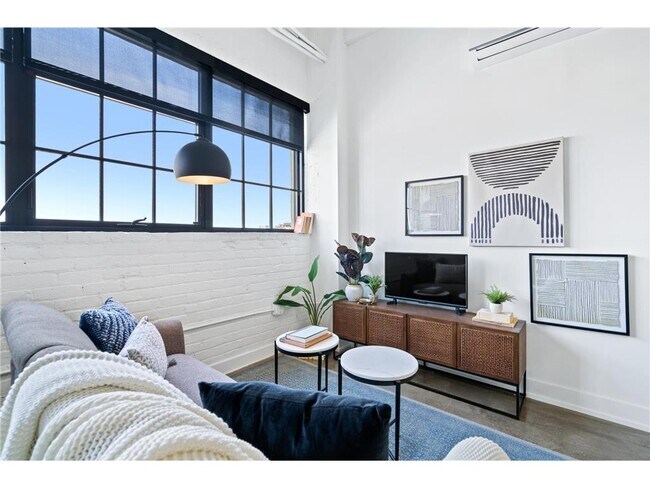 Foto del edificio - 528 N Washington Ave